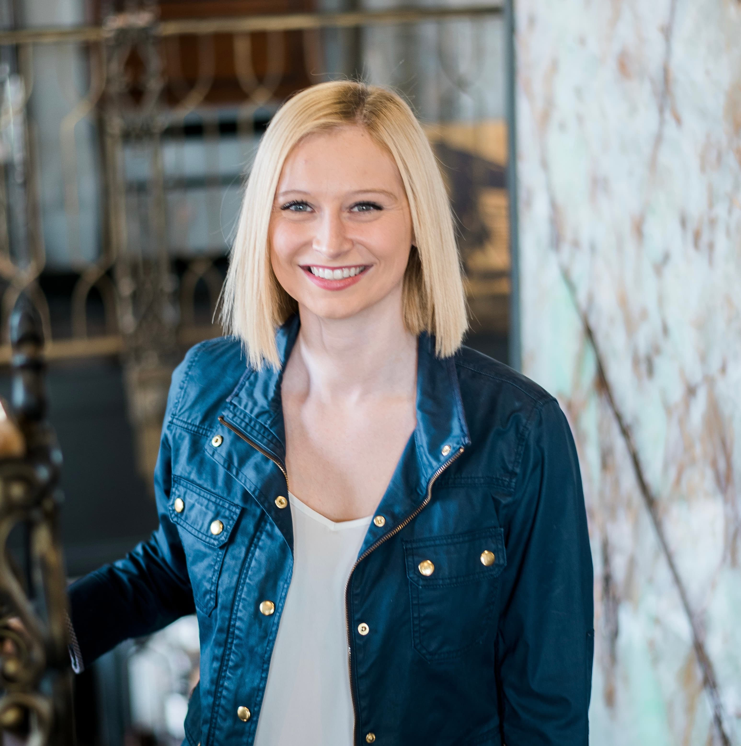 Claire Edwards headshot